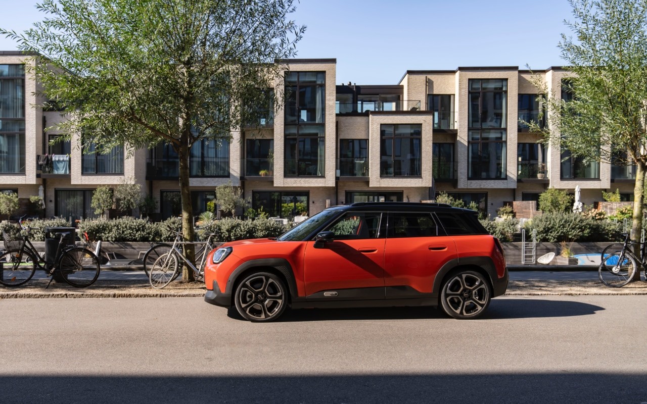 MINI Aceman SE nuo 45 200 Eur.